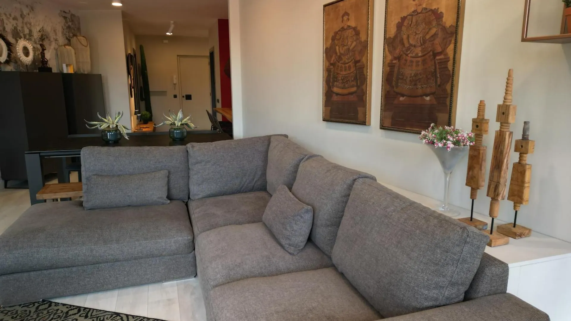MAGI, Apartaments Turístics Cardona 0*,  España