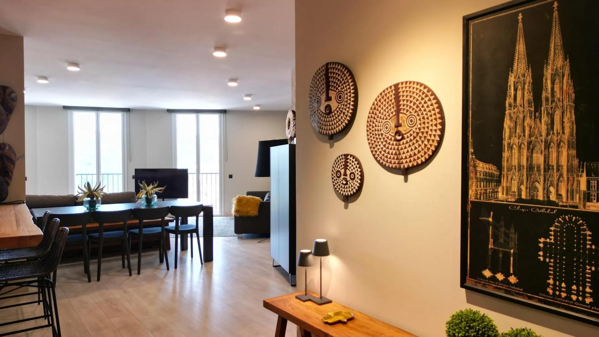 MAGI, Apartaments Turístics Cardona