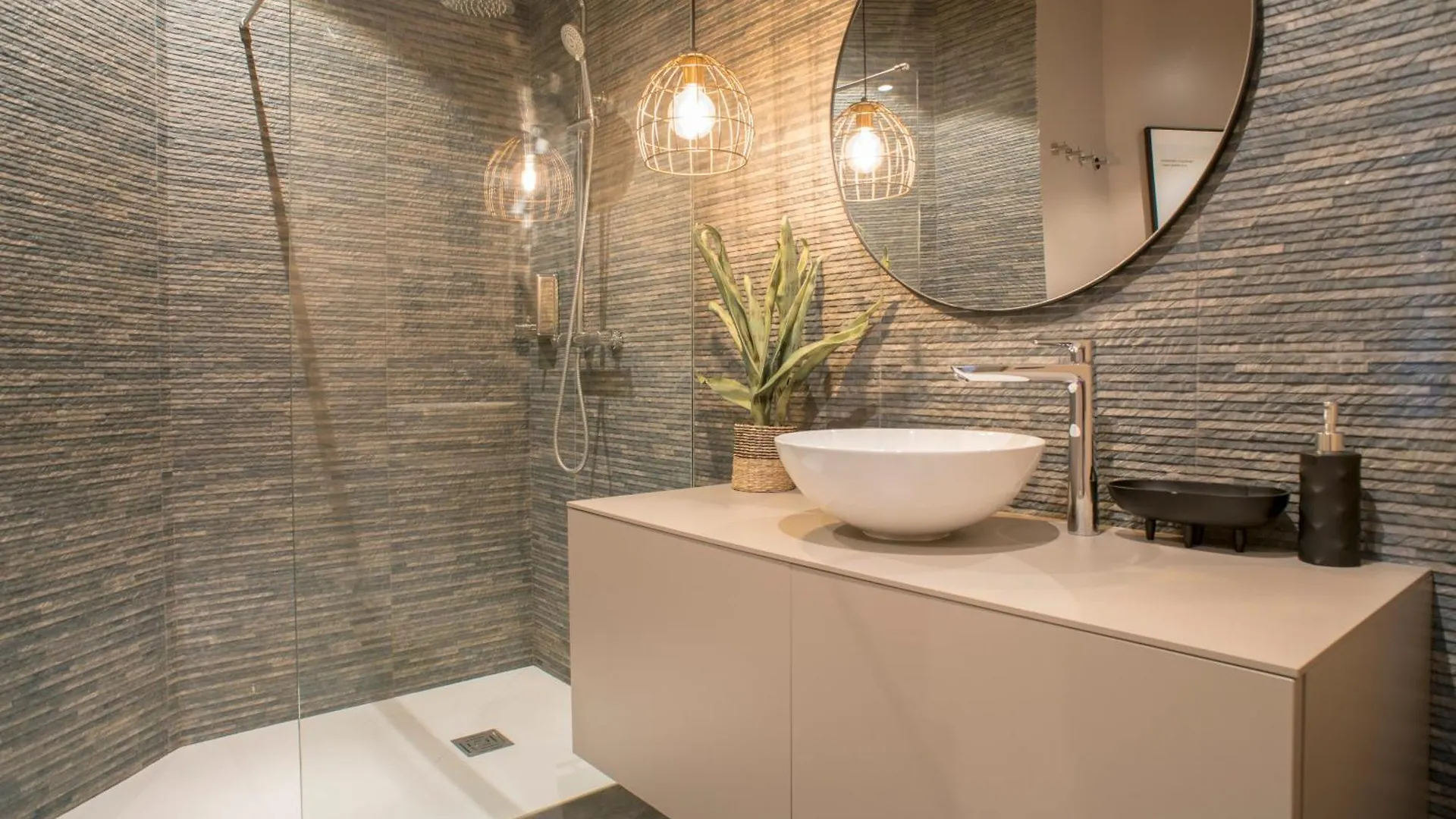 MAGI, Apartaments Turístics Cardona España