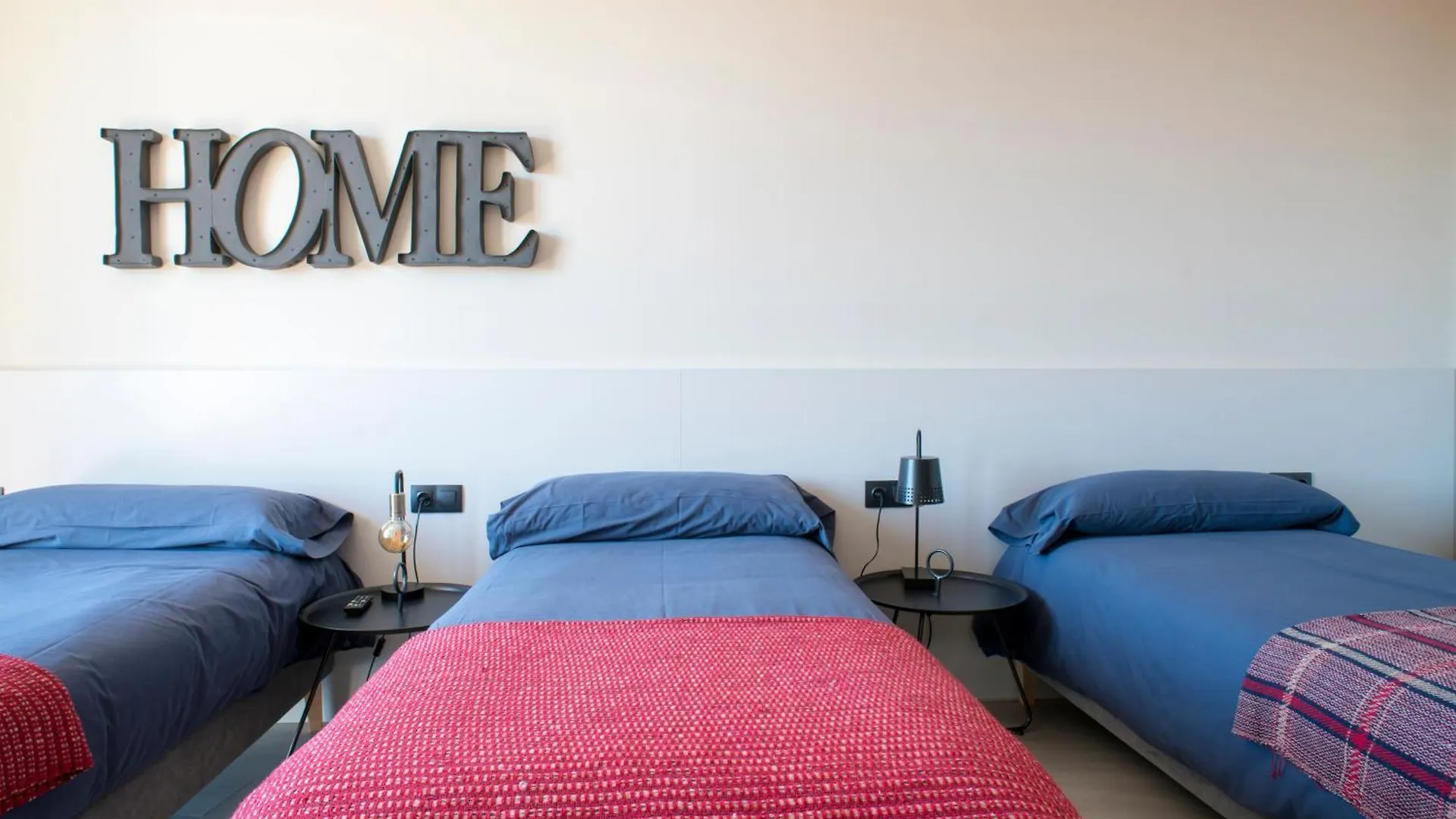Apartaments Turistics Cardona, Magi 0*, Cardona Spain
